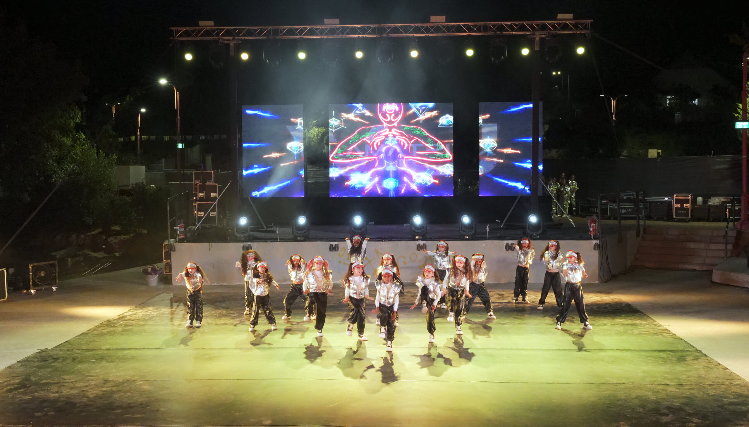 מודרני בית ספר לריקוד באריאל